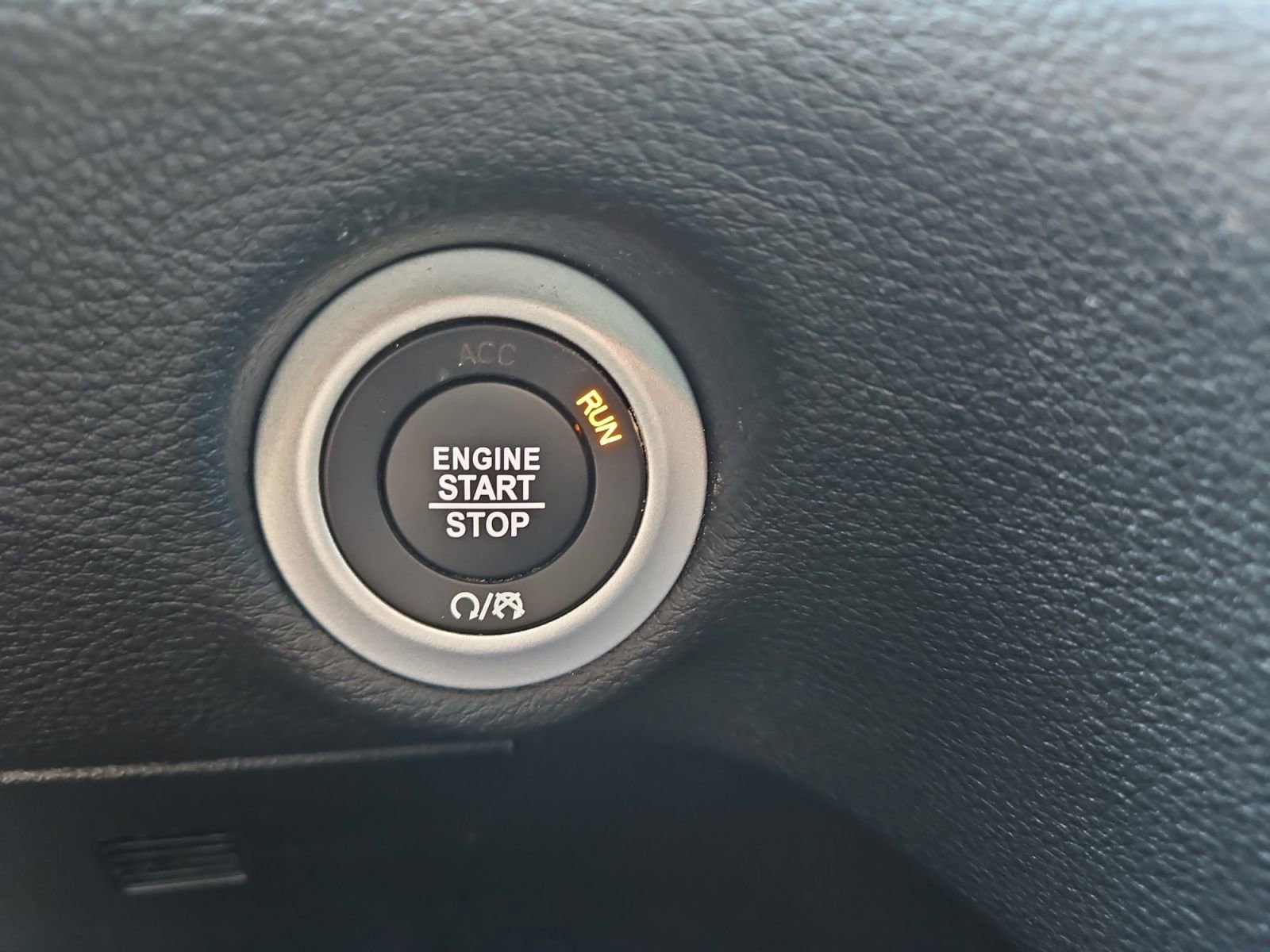 New 2026 Chrysler Pacifica Select w/ S Appearance Package image 30