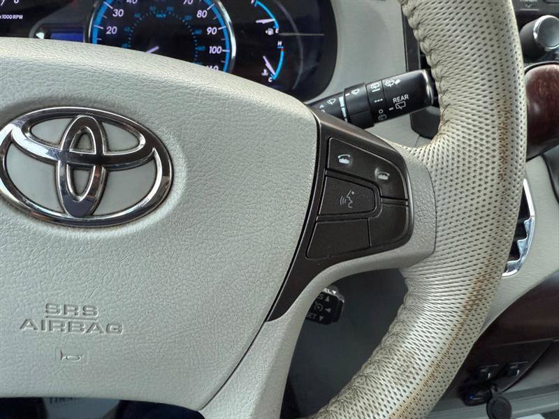 Used 2011 Toyota Sienna XLE AWD/4WD image 18