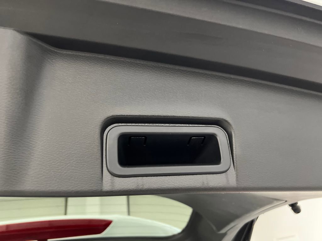 Used 2024 Nissan Rogue S FWD image 33