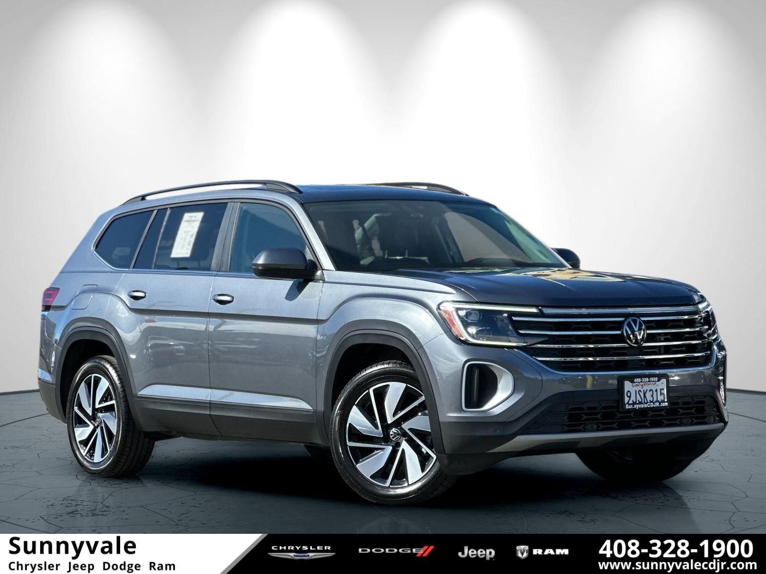 Used 2024 Volkswagen Atlas SE image 1