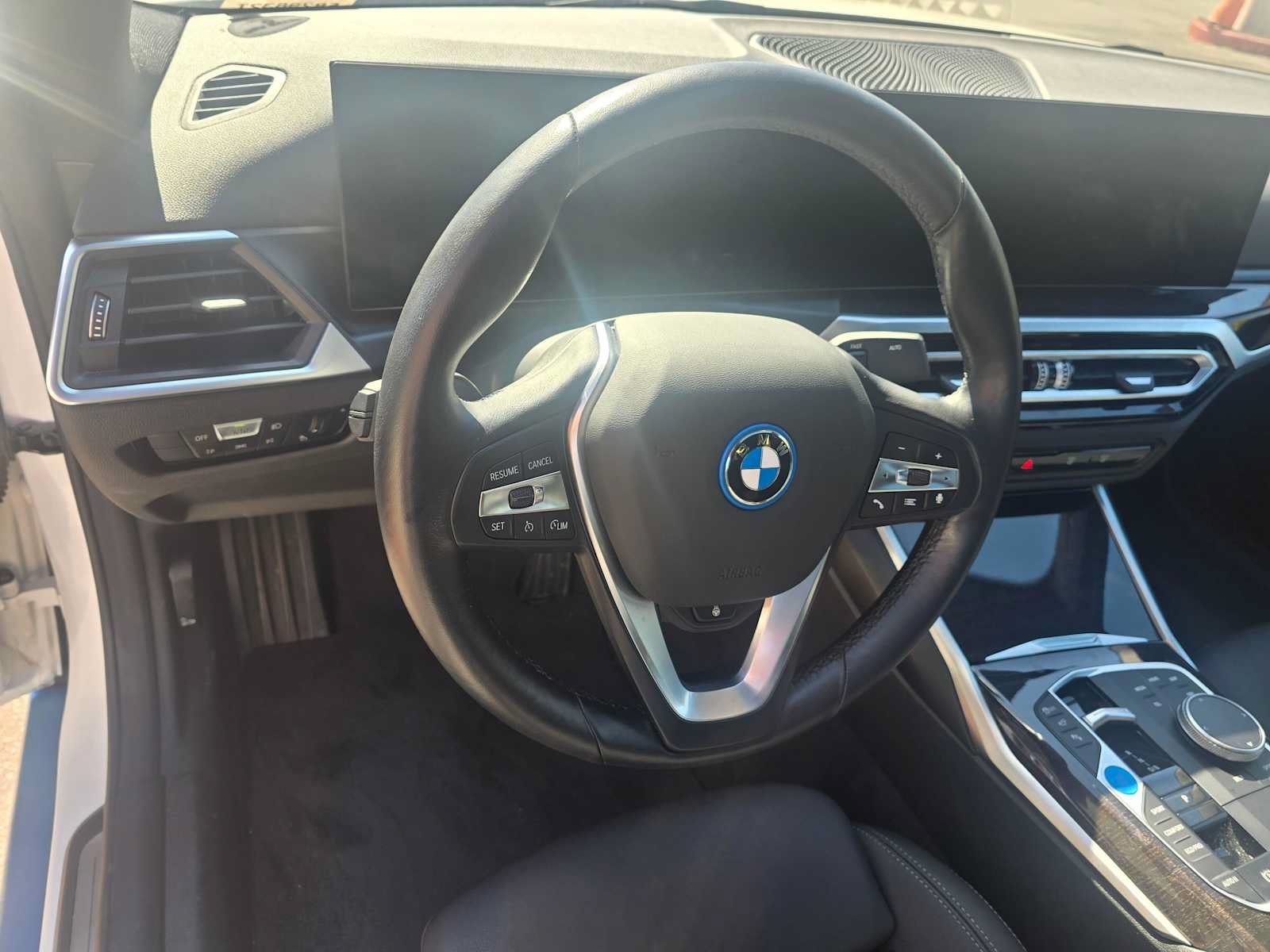 Used 2023 BMW i4 eDrive40 w/ Premium Package RWD image 25
