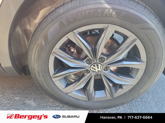 Used 2024 Volkswagen Tiguan SE w/ Panoramic Sunroof Package AWD/4WD image 24