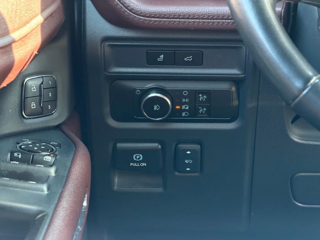 Used 2024 Ford Expedition Limited image 33