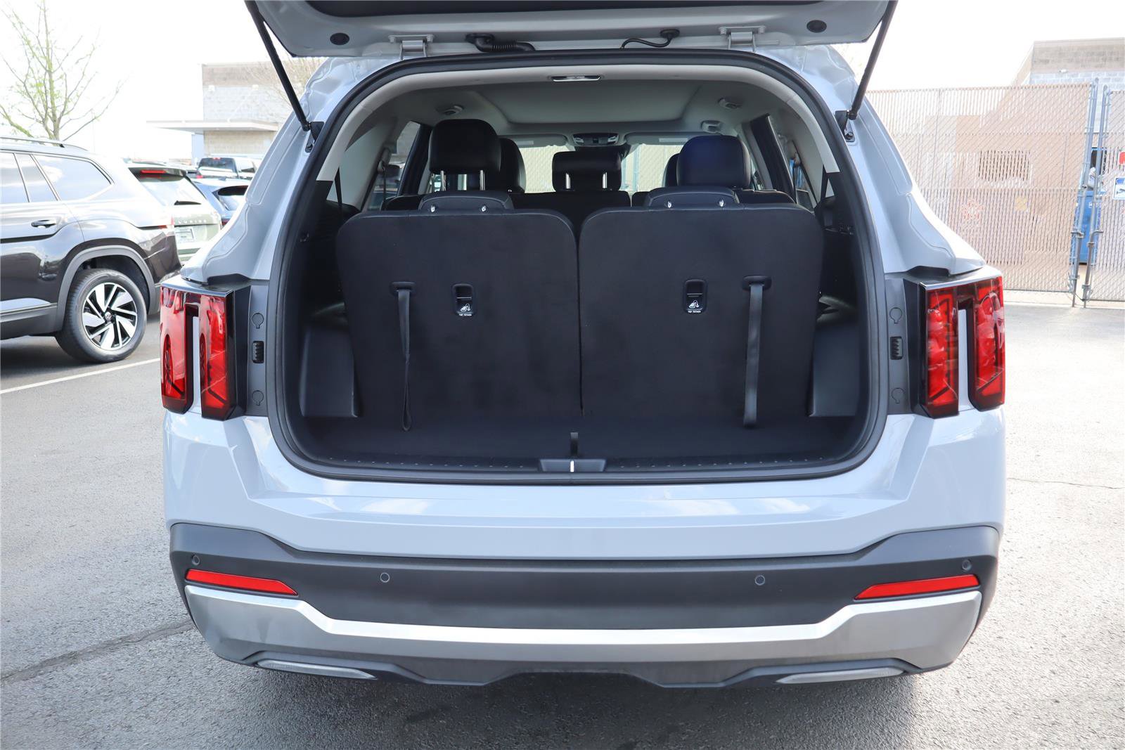 Certified 2026 Kia Sorento S w/ S Panoramic Sunroof Package image 5