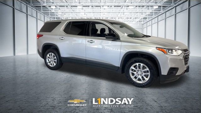 Used 2021 Chevrolet Traverse LS image 3