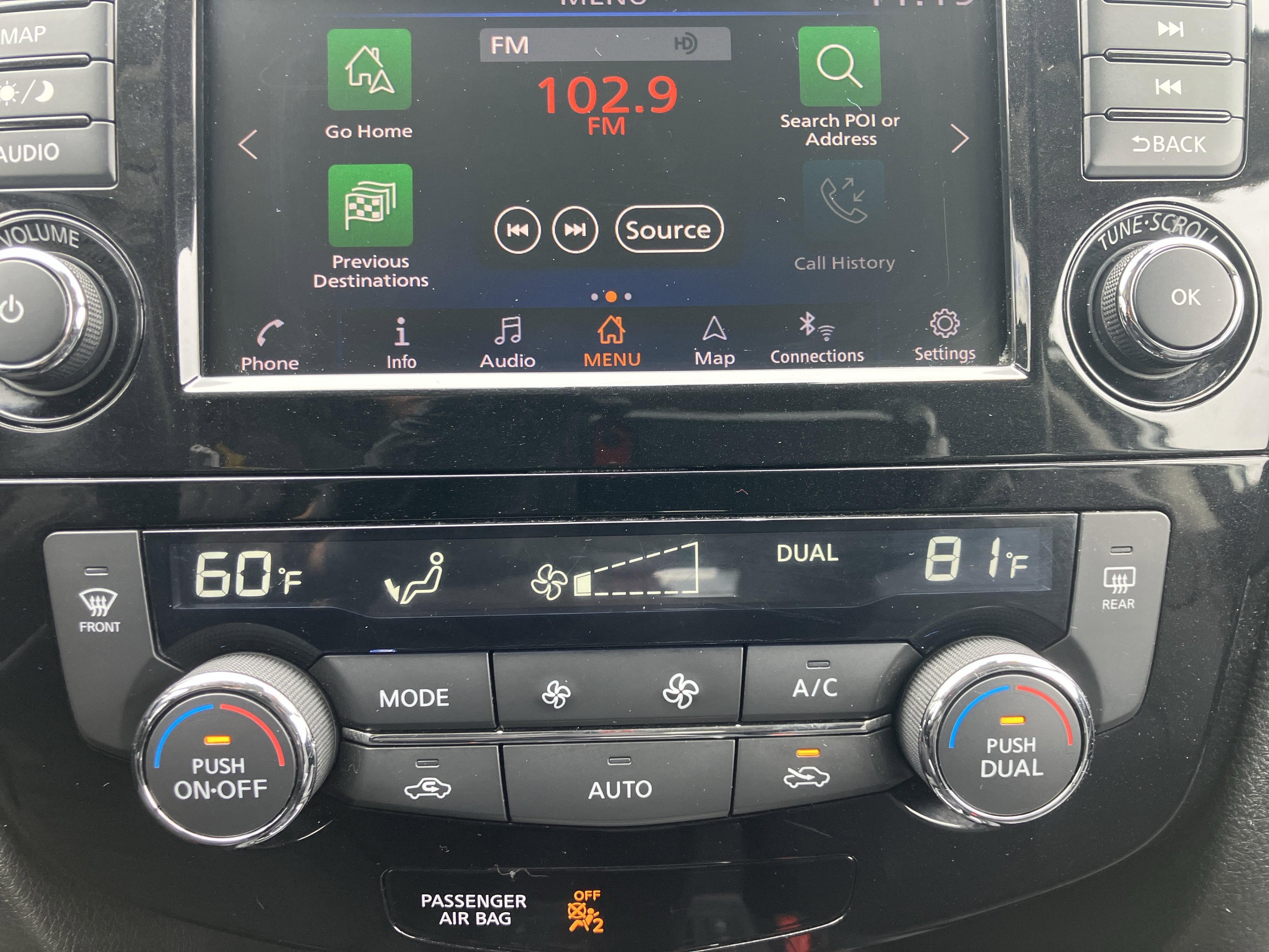 Used 2019 Nissan Rogue SL w/ Premium Package image 28