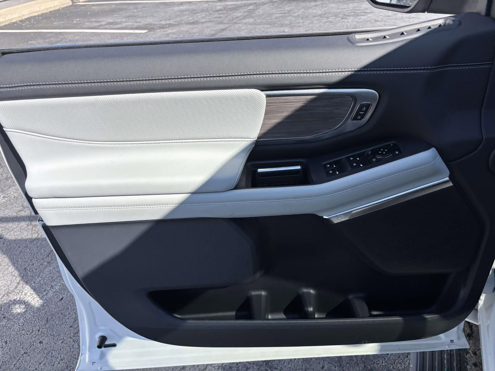 New 2026 Ford Expedition Max Platinum w/ Platinum Ultimate Package image 11