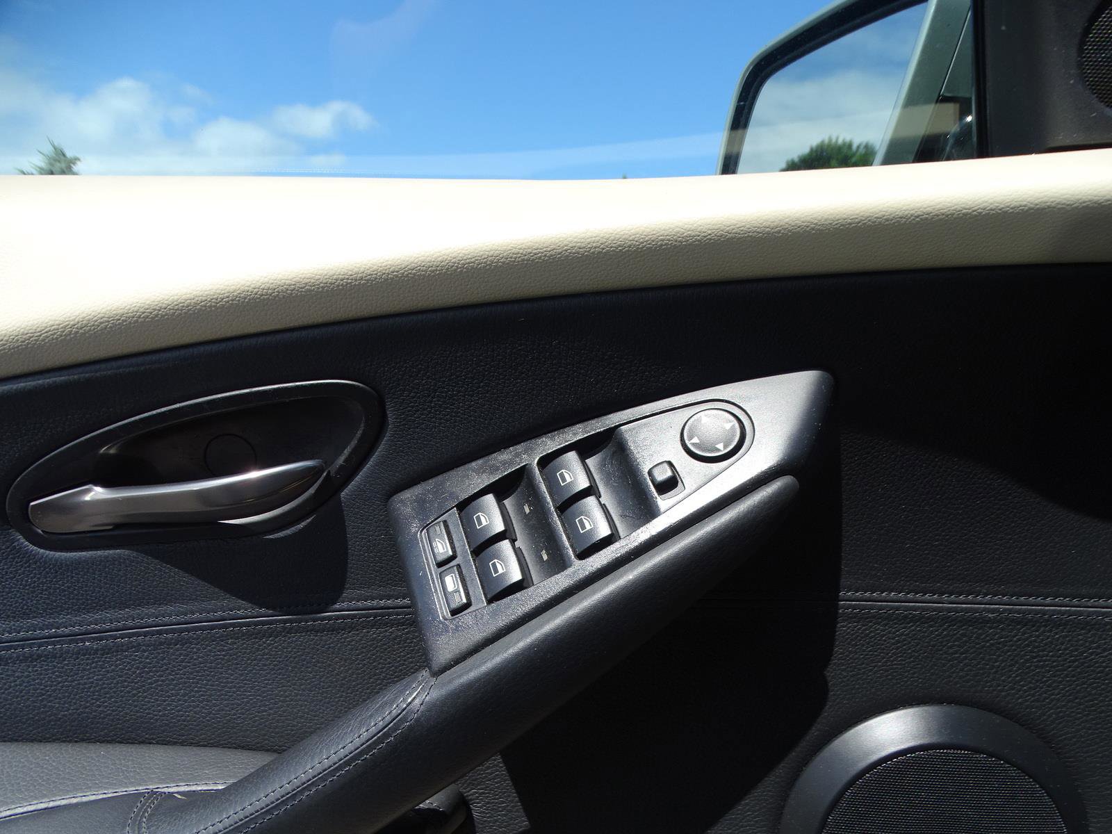 Used 2007 BMW 650i Convertible image 17