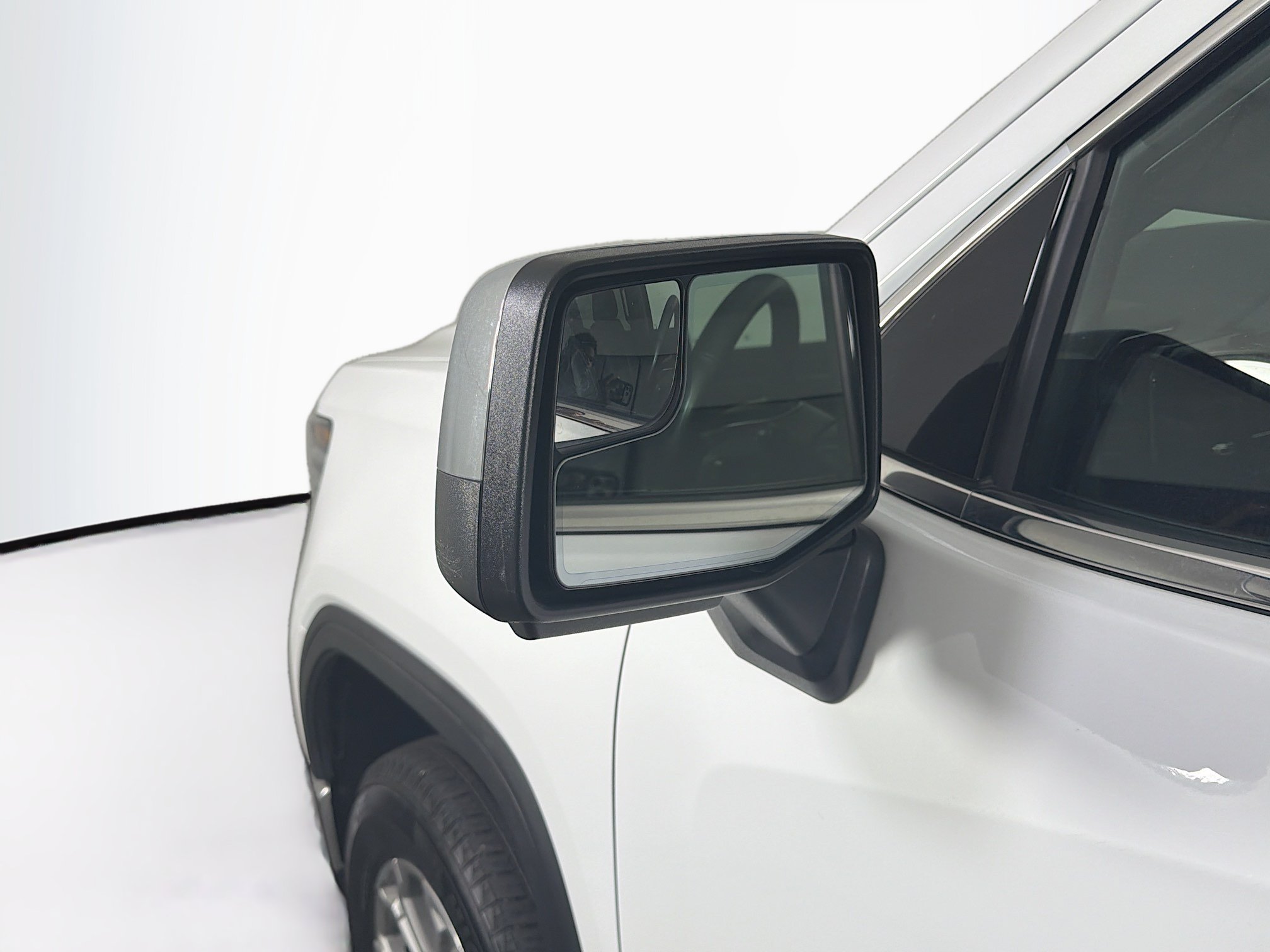 Used 2025 GMC Sierra 1500 SLT RWD image 16