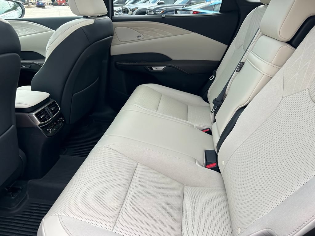 Used 2025 Lexus RX 350 w/ Accessory Package (P3) AWD/4WD image 15