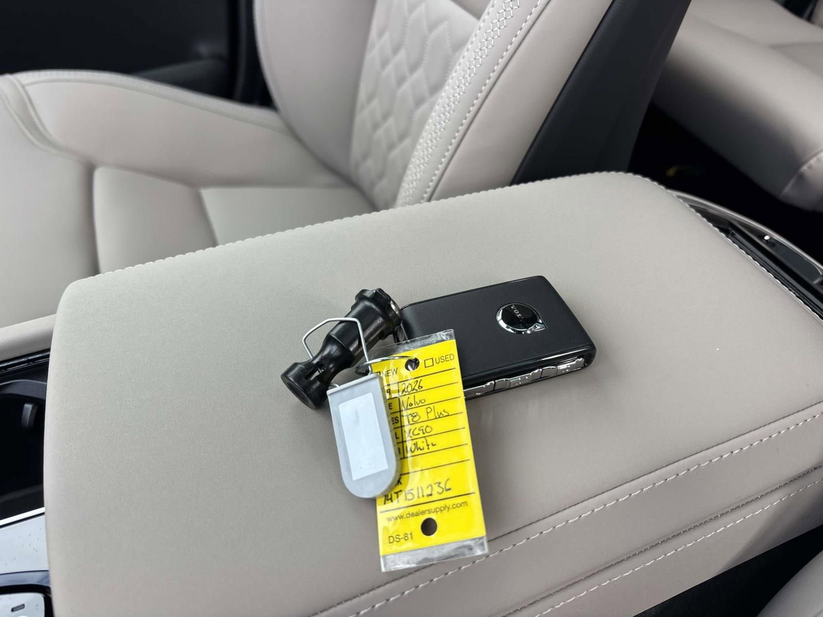 New 2026 Volvo XC90 T8 Plus w/ Protection Package Premier image 34