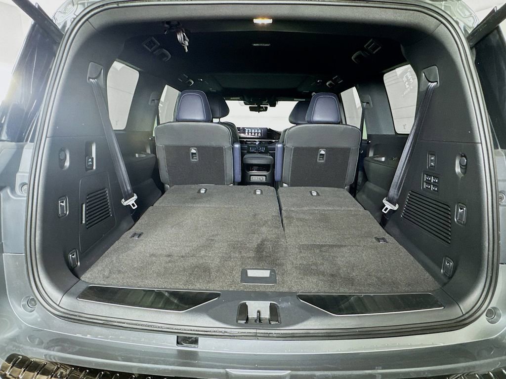 Certified 2026 INFINITI QX80 4WD w/ Sport Exterior Package image 33