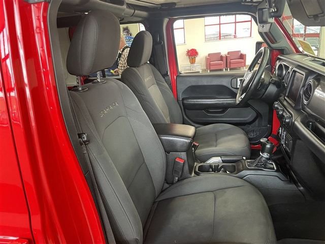 Used 2018 Jeep Wrangler Unlimited Sahara w/ Dual Top Group AWD/4WD image 24
