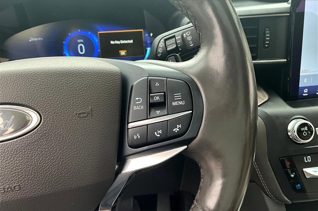 Used 2020 Ford Explorer Platinum w/ Premium Technology Package image 12