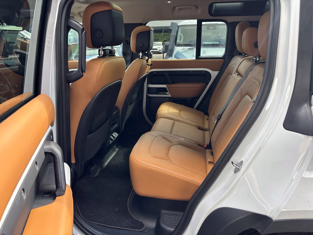 Used 2023 Land Rover Defender 110 S AWD/4WD image 17