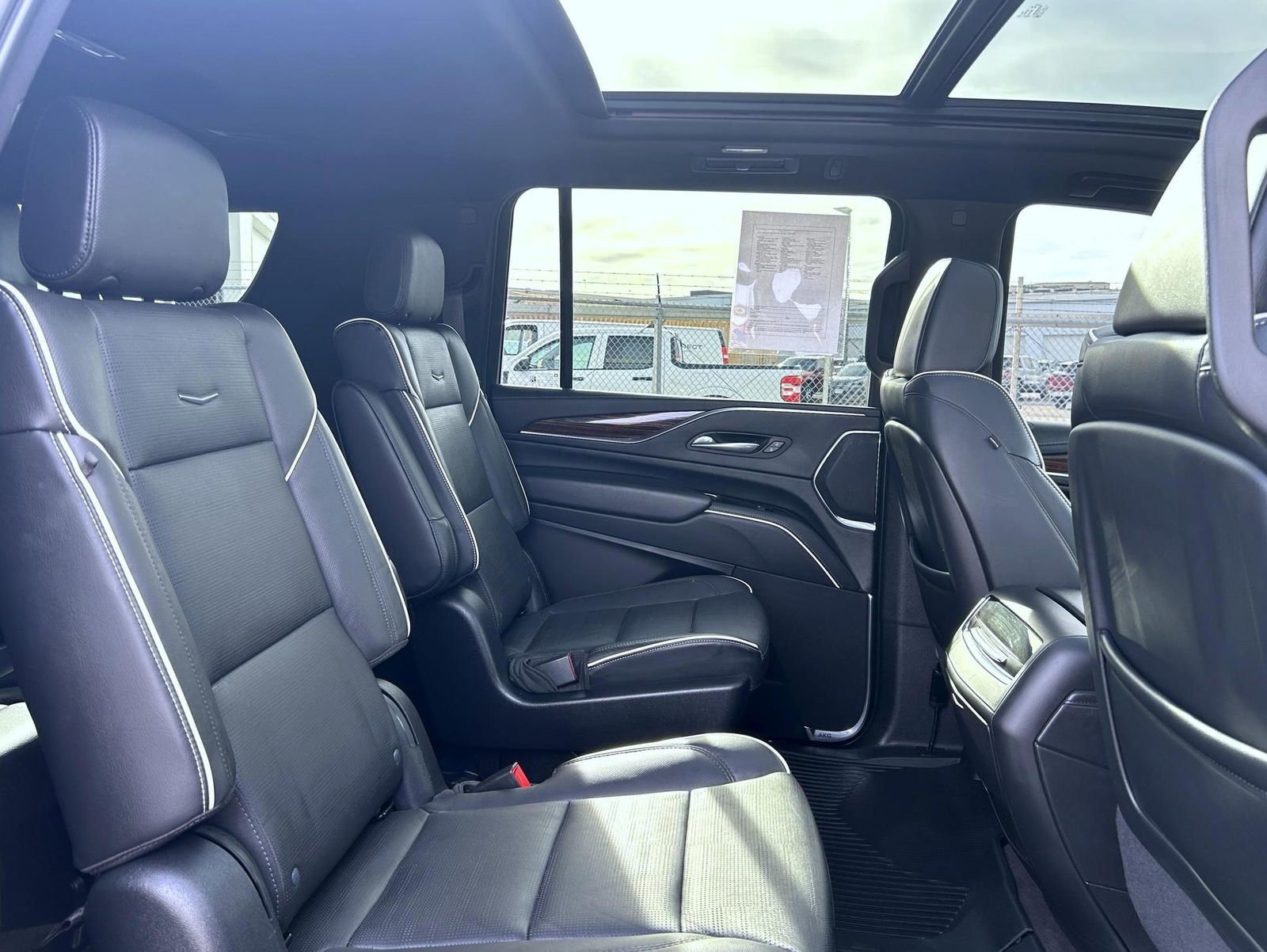 Certified 2023 Cadillac Escalade ESV Premium Luxury image 20