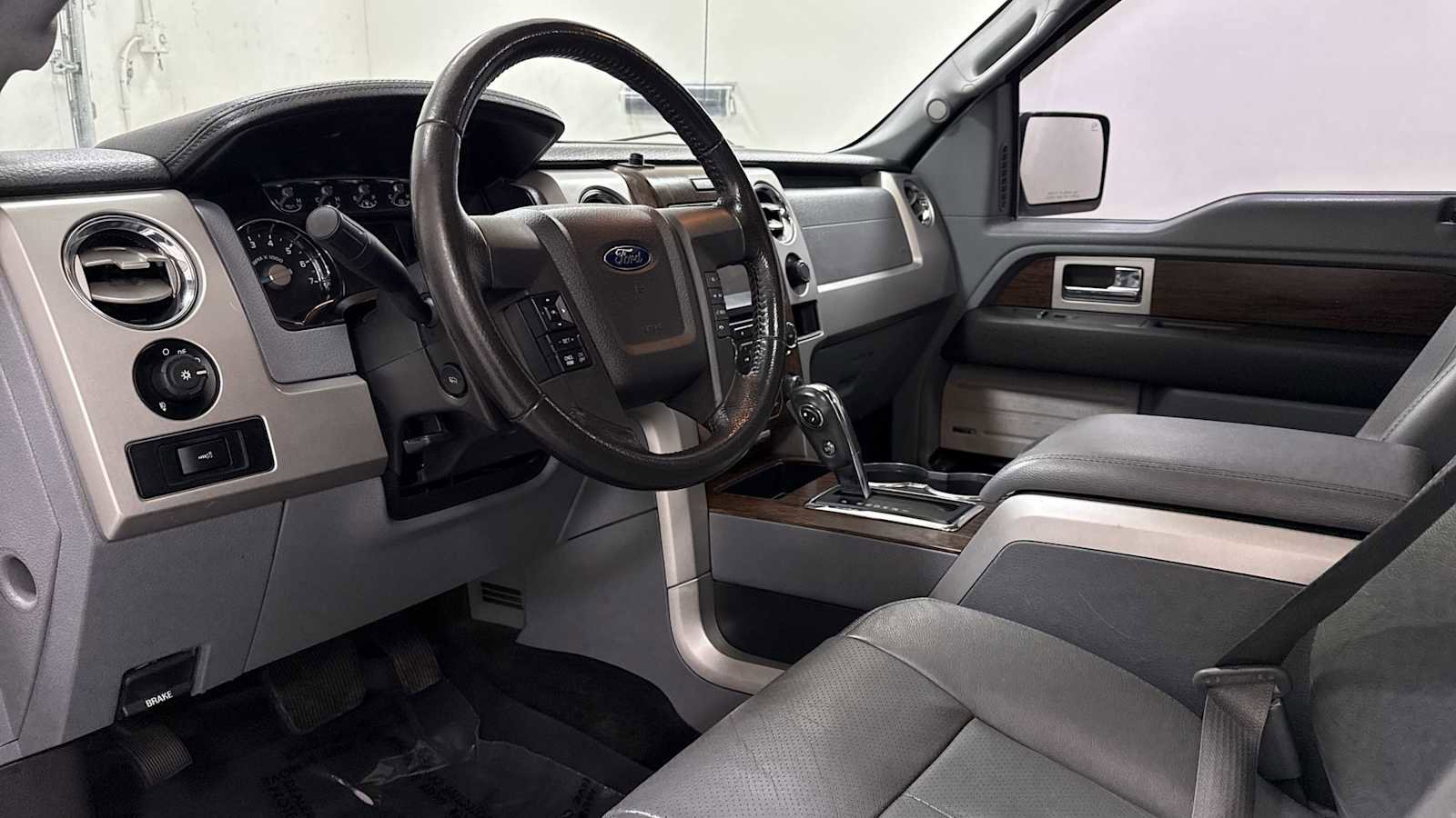 Used 2013 Ford F150 Lariat w/ Luxury Equipment Group image 12