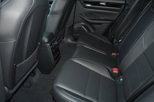 New 2026 Porsche Macan 4 Electric image 23