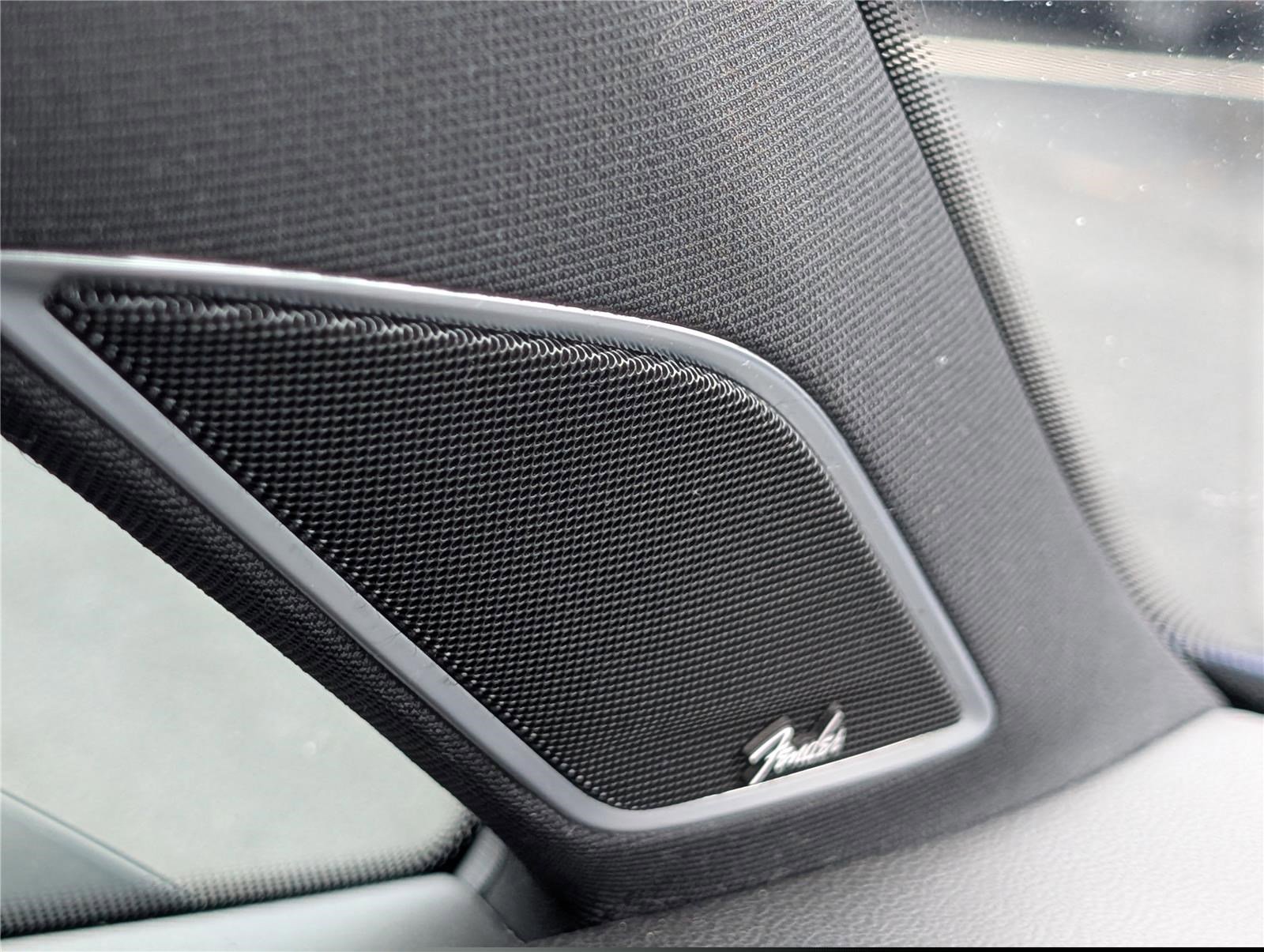 Used 2016 Volkswagen Golf R 4-Door image 18