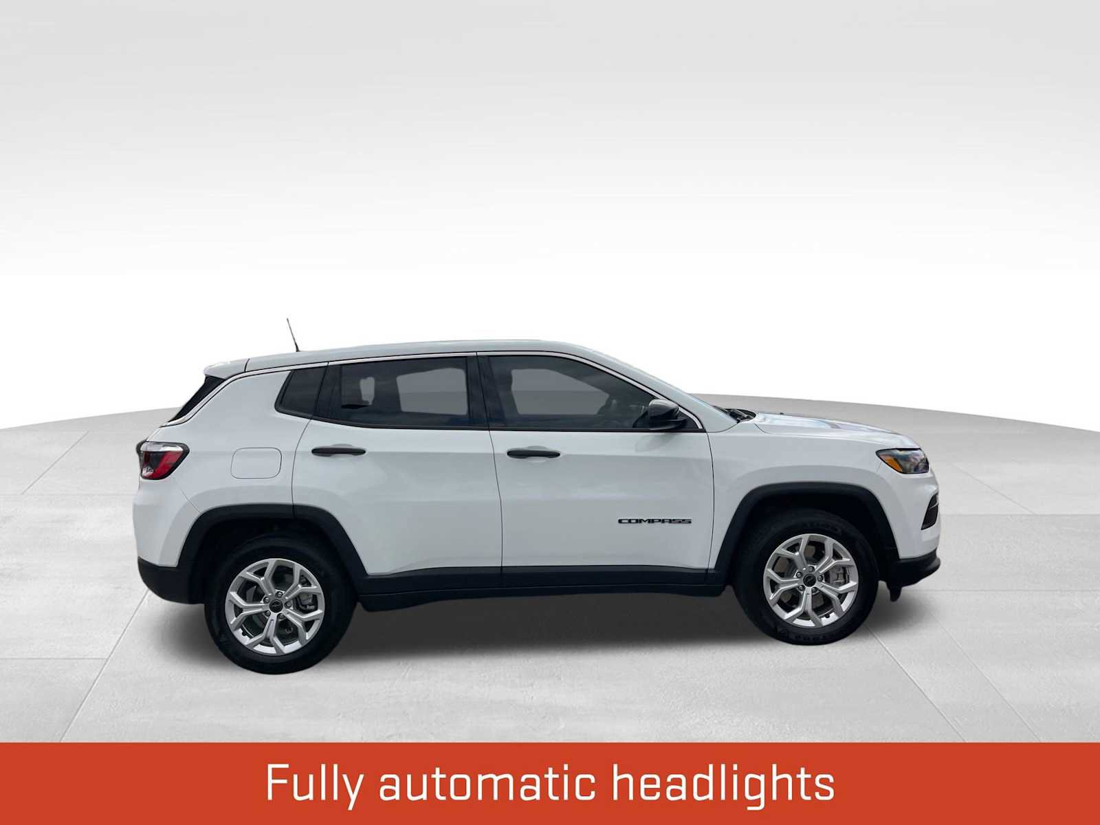 Used 2025 Jeep Compass Sport AWD/4WD image 4