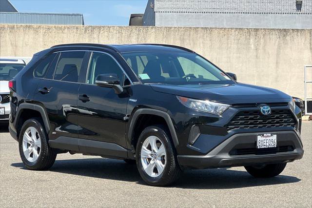 Certified 2021 Toyota RAV4 LE AWD/4WD image 5
