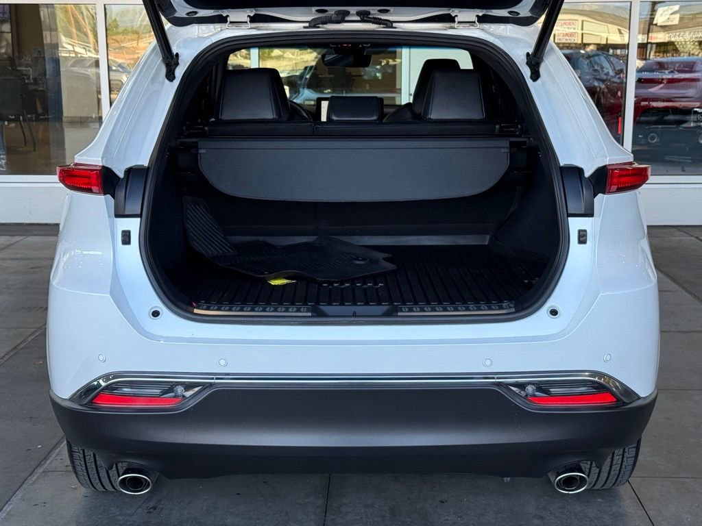 Certified 2023 Toyota Venza XLE image 16