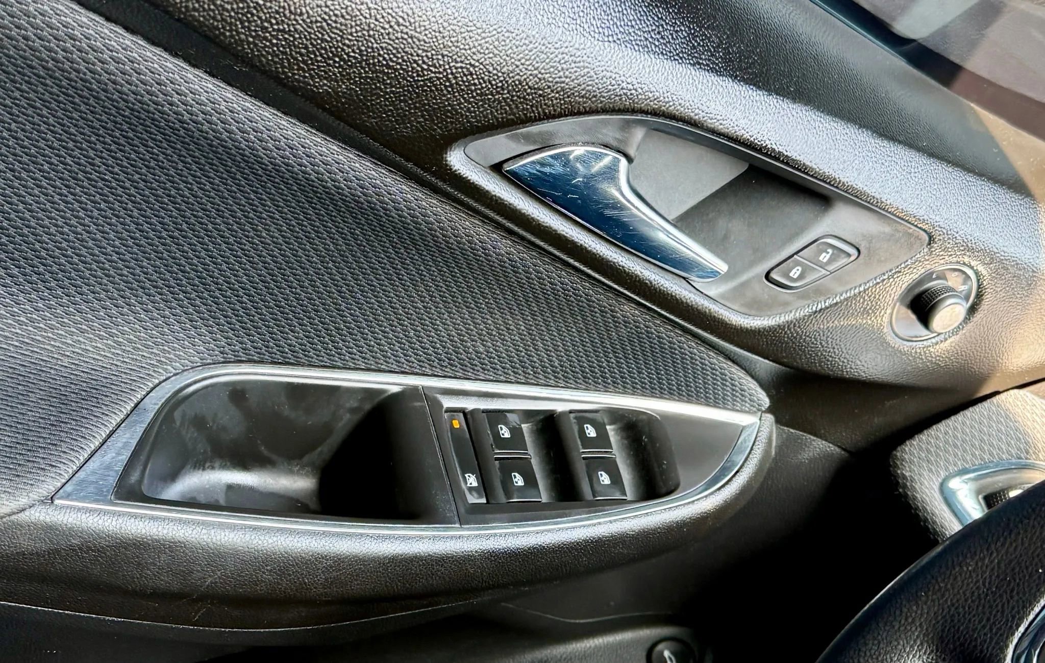 Used 2018 Chevrolet Cruze LT w/ RS Package image 19