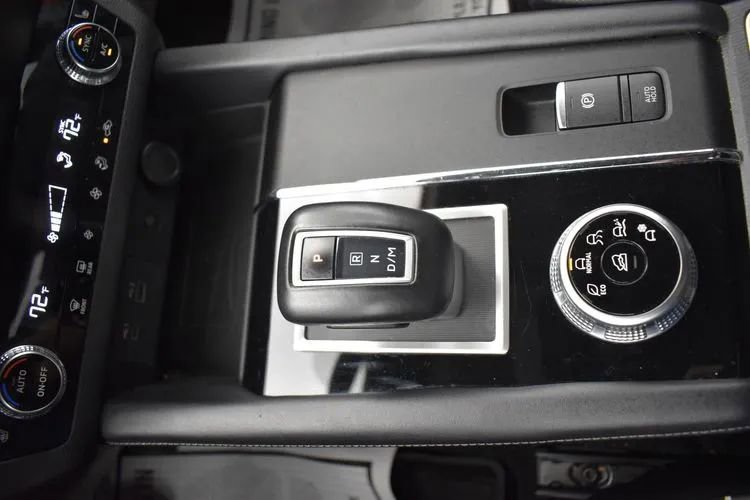 Used 2024 Mitsubishi Outlander FWD image 34