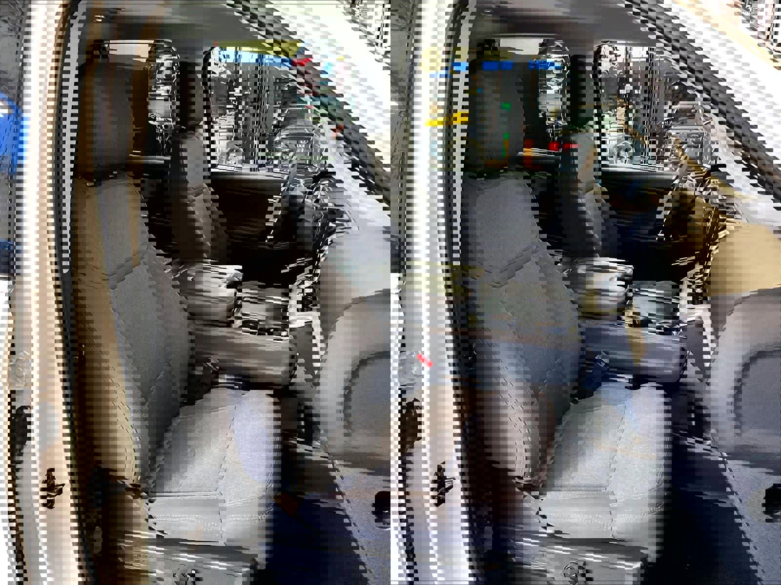 Used 2025 Ford Expedition Max Active image 11