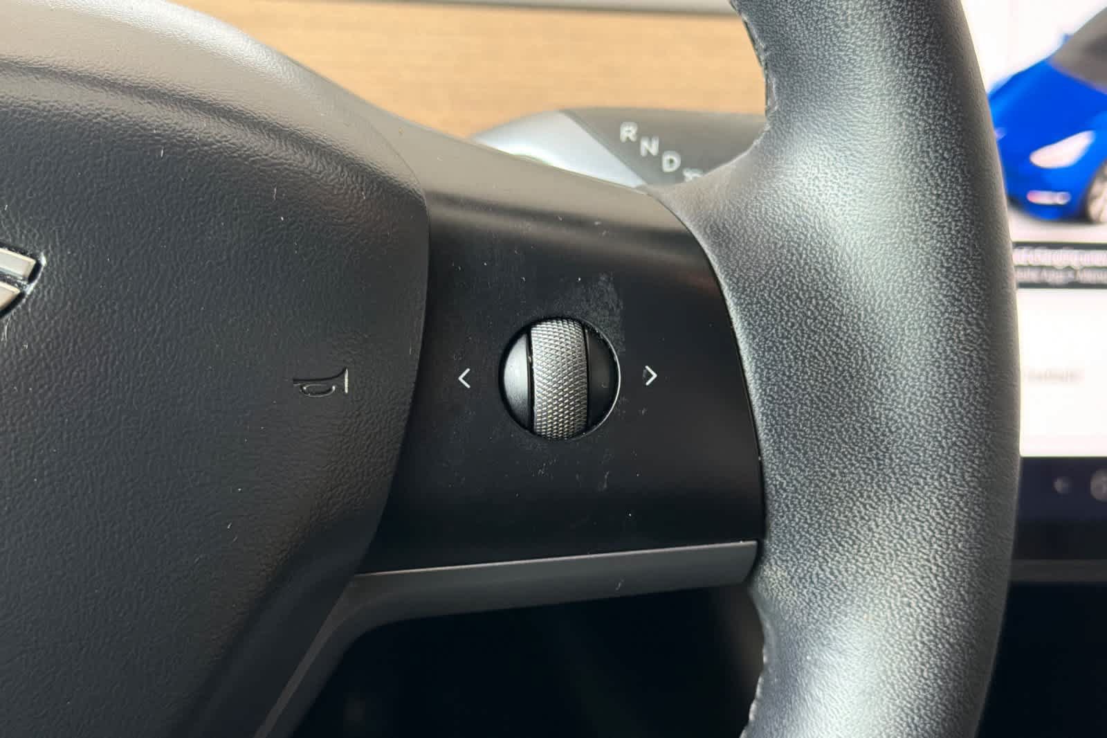 Used 2021 Tesla Model Y Long Range AWD/4WD image 27