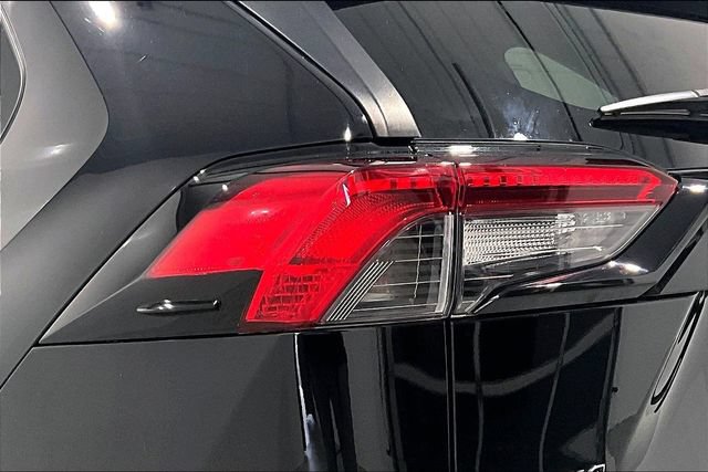 Used 2019 Toyota RAV4 LE AWD/4WD image 44
