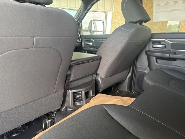 New 2025 RAM 4500 4x4 Crew Cab DRW image 40