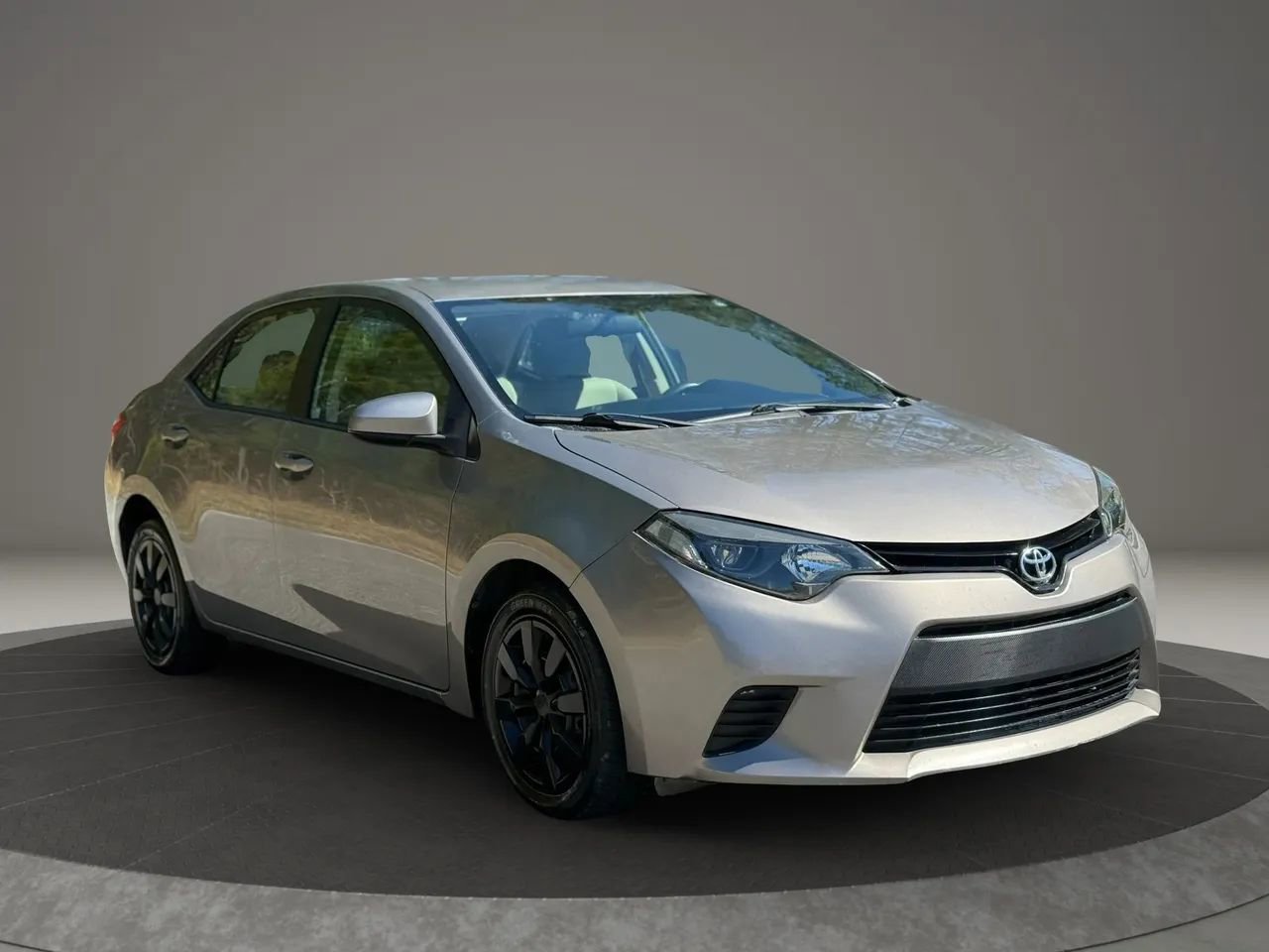 Used 2014 Toyota Corolla LE FWD image 3