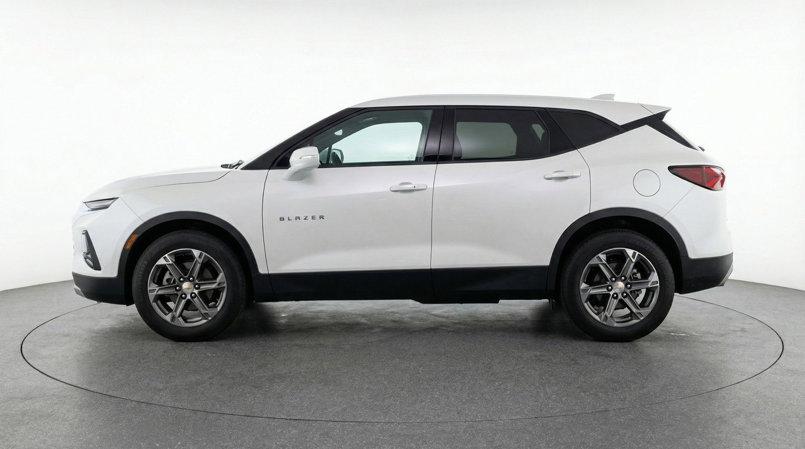 Used 2025 Chevrolet Blazer LT FWD image 5
