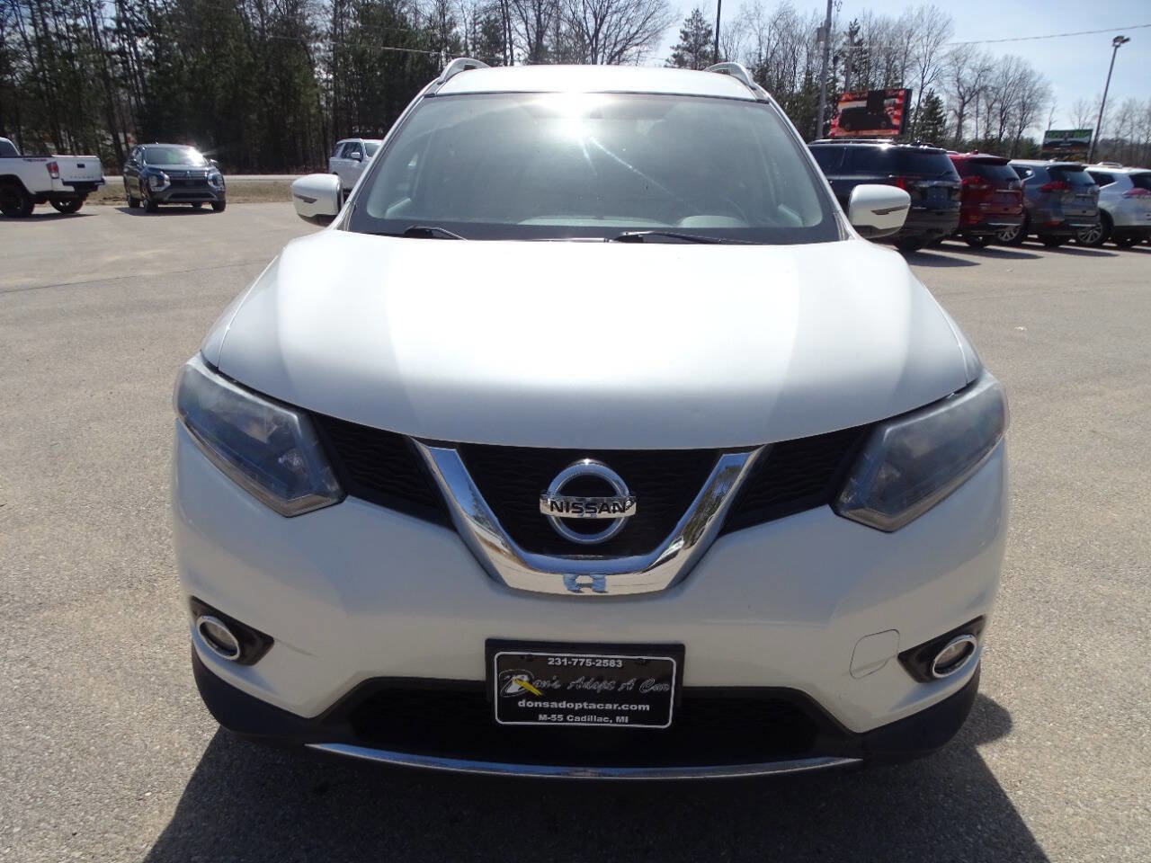 Used 2016 Nissan Rogue SV image 3
