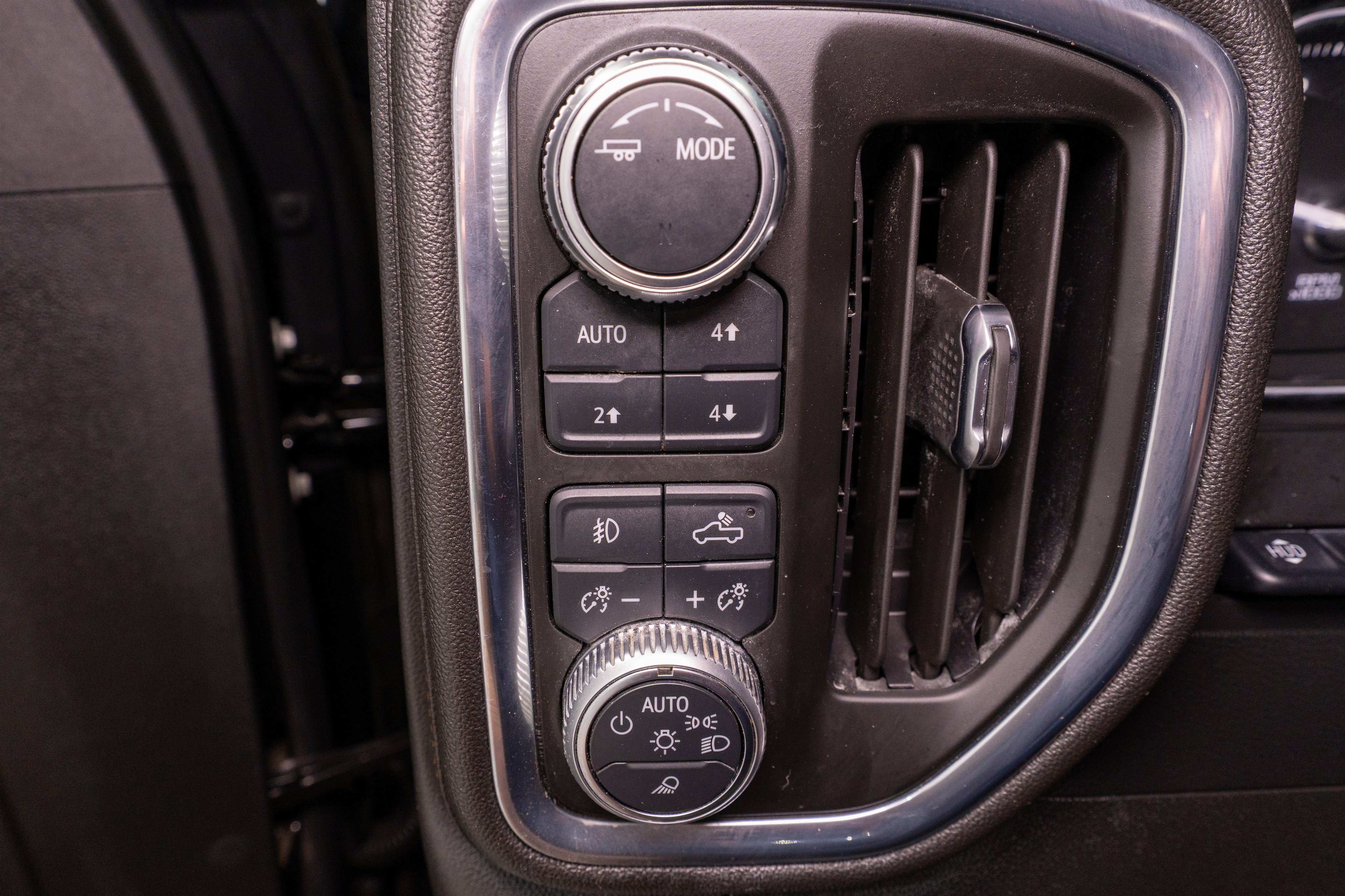 Used 2021 GMC Sierra 1500 AT4 w/ Technology Package AWD/4WD image 36