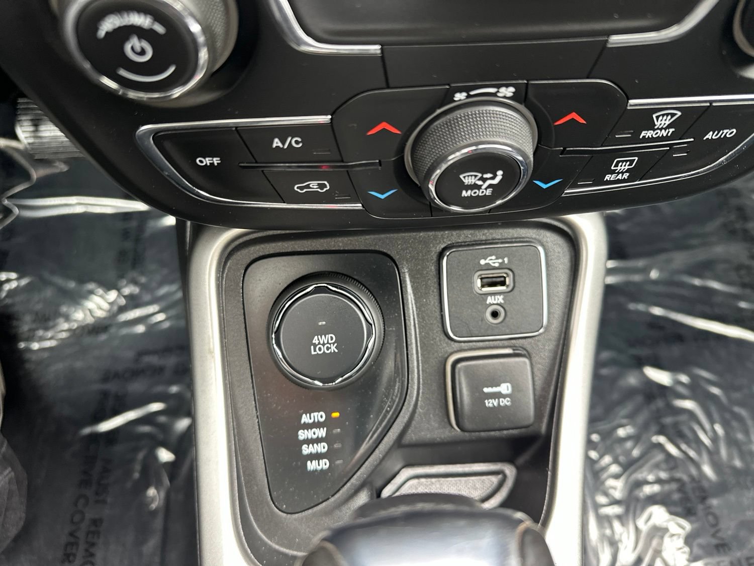Used 2021 Jeep Compass Latitude w/ Sun and Sound Group AWD/4WD image 55