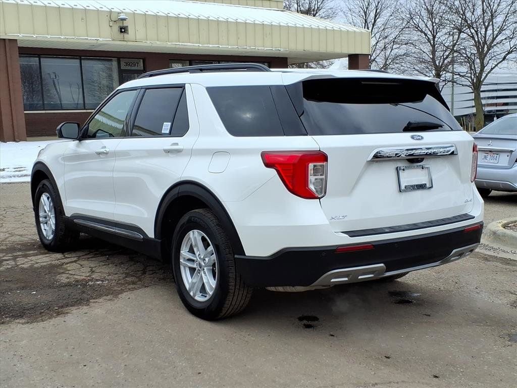 Used 2023 Ford Explorer XLT w/ Equipment Group 202A image 3