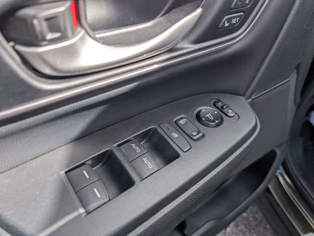 Used 2017 Honda CR-V Touring image 15