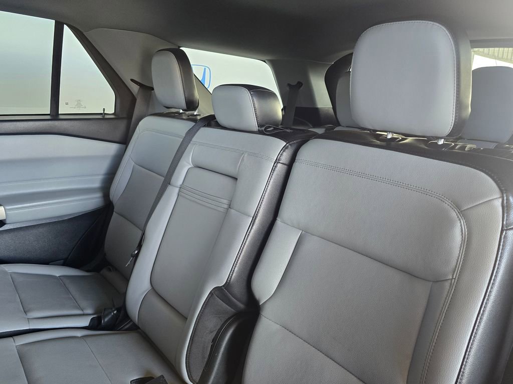 Used 2021 Ford Explorer XLT image 17
