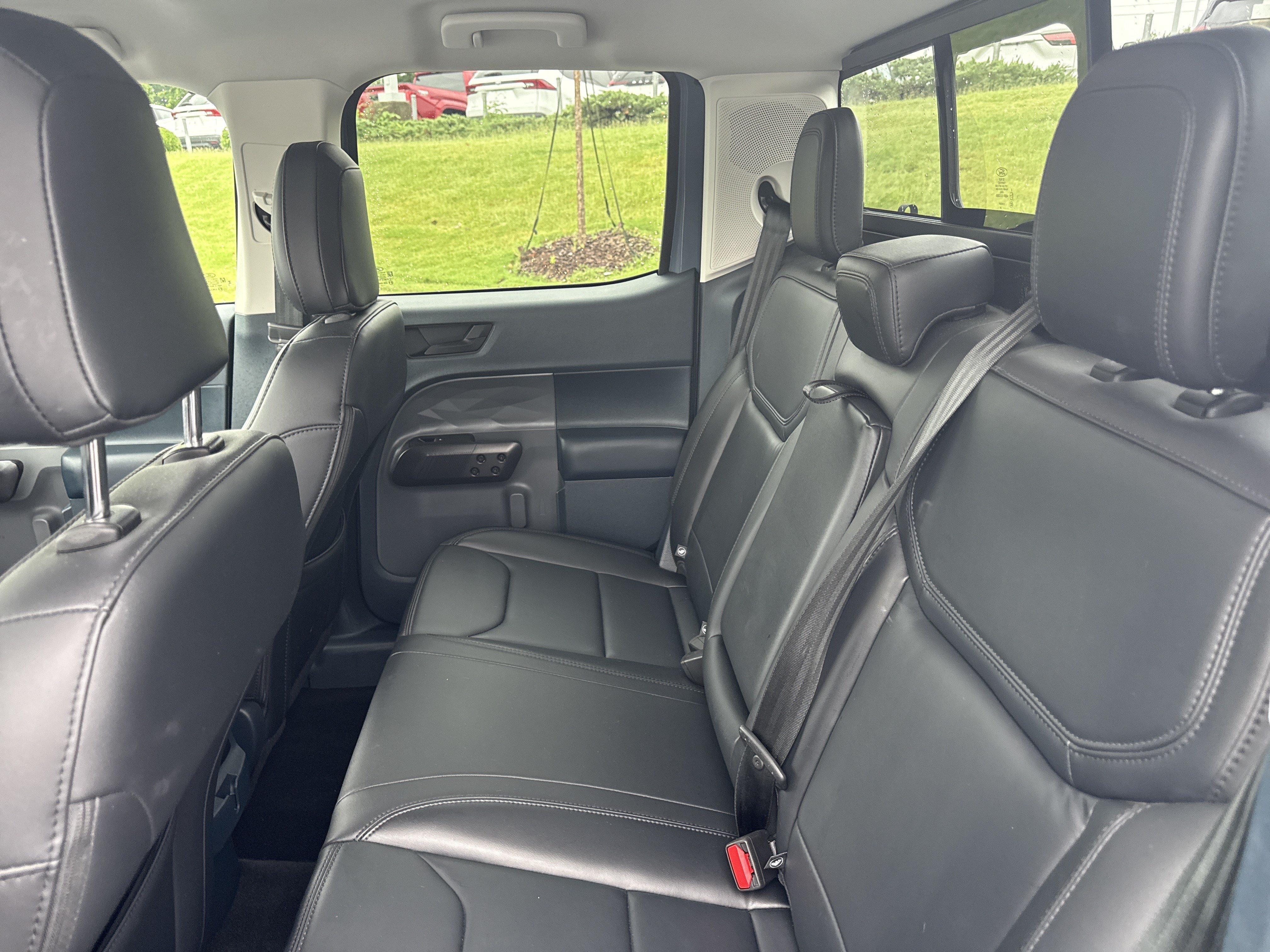 Used 2024 Ford Maverick Lariat w/ Black Appearance Package FWD image 30