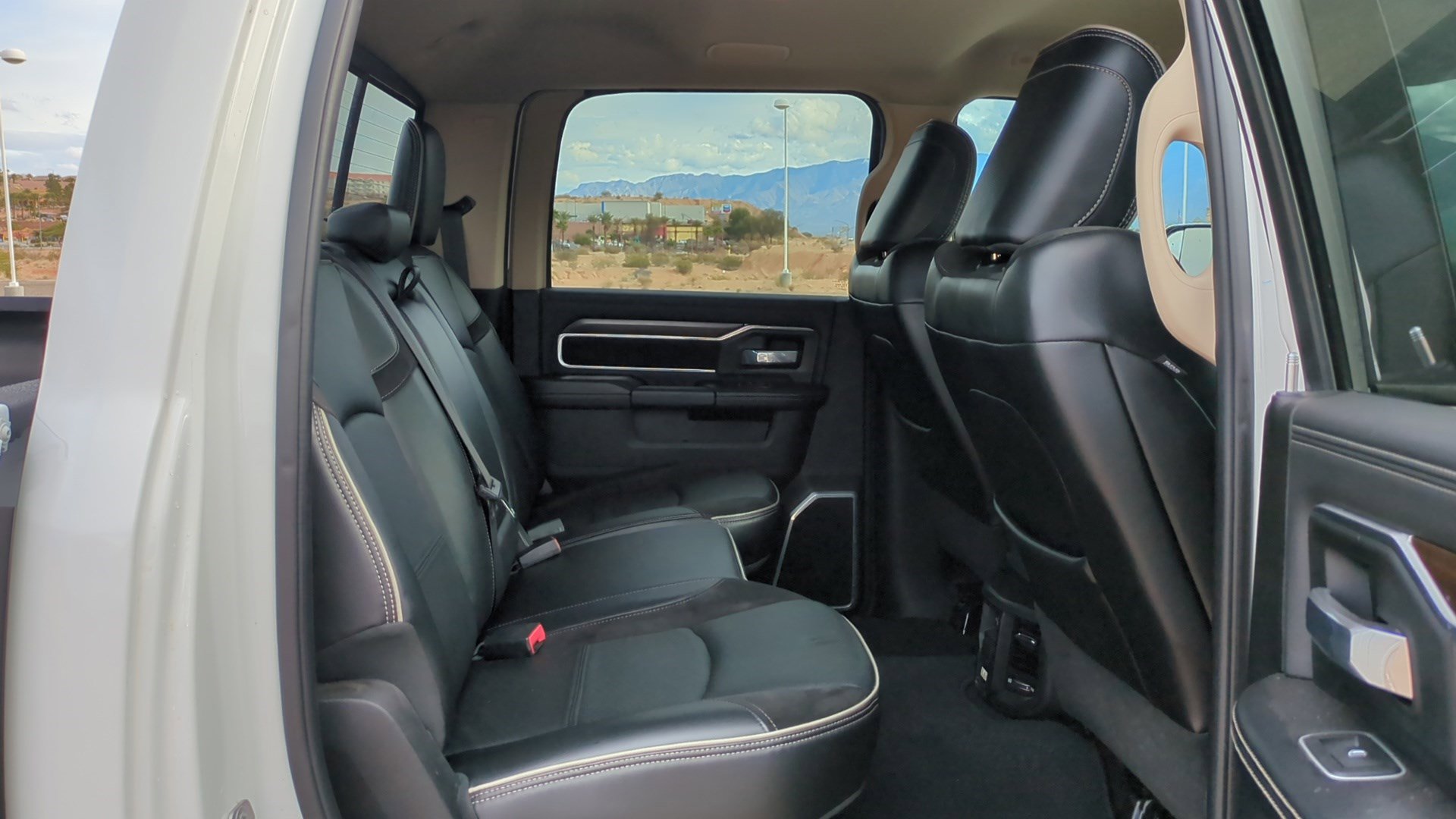 Used 2022 RAM 2500 Laramie w/ Cold Weather Group image 28