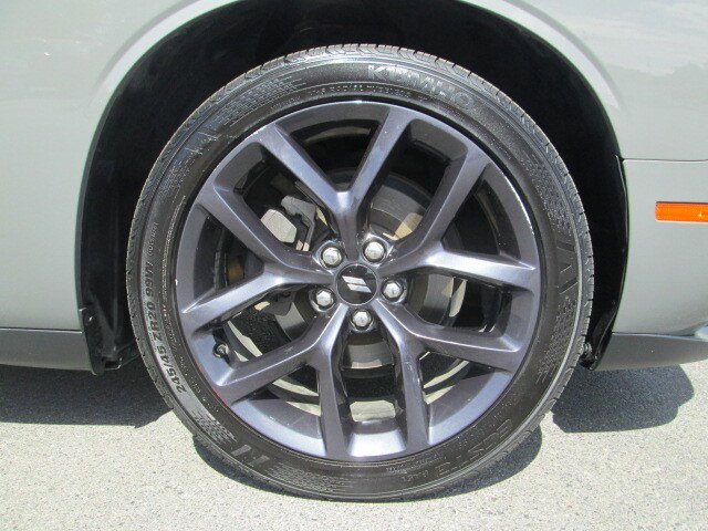 Used 2019 Dodge Challenger SXT w/ Blacktop Package RWD image 7