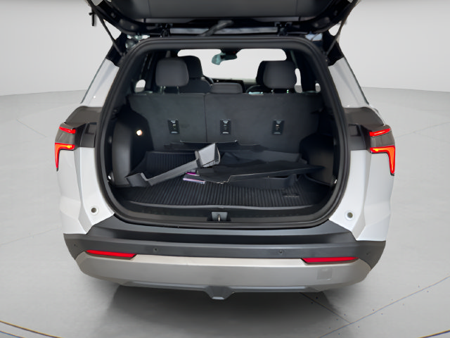 Used 2026 Chevrolet Equinox LT w/ Midnight Edition FWD image 23