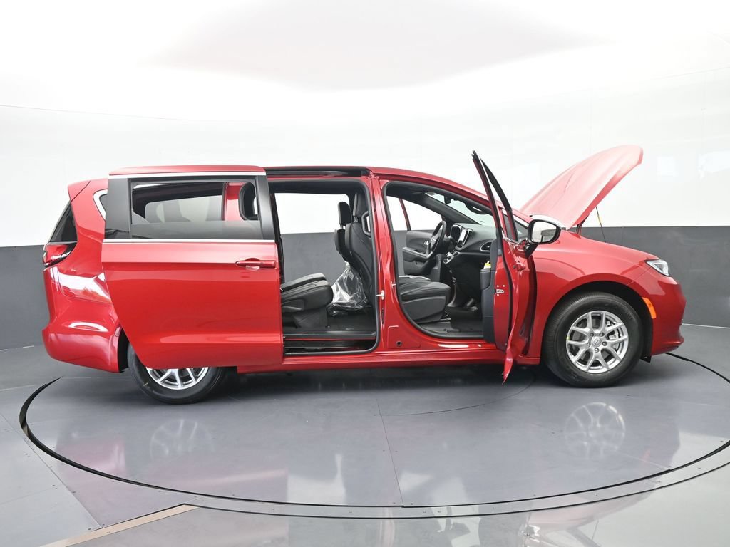 New 2026 Chrysler Pacifica Select FWD image 69