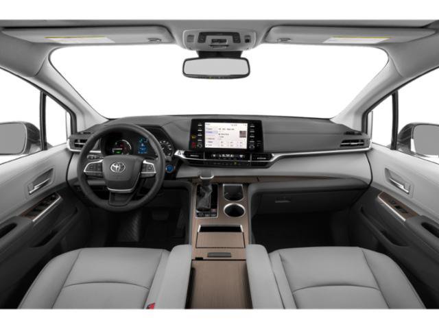 Used 2024 Toyota Sienna XLE FWD image 4