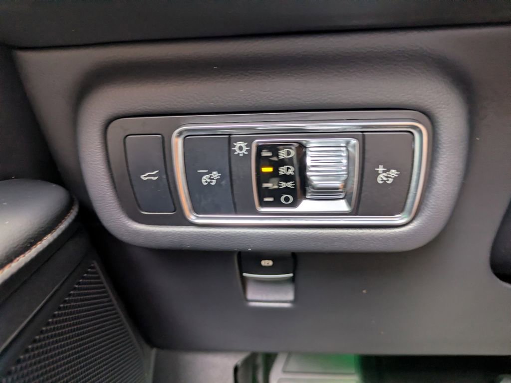 Used 2024 Lincoln Nautilus Premier w/ Jet Appearance Package AWD/4WD image 26