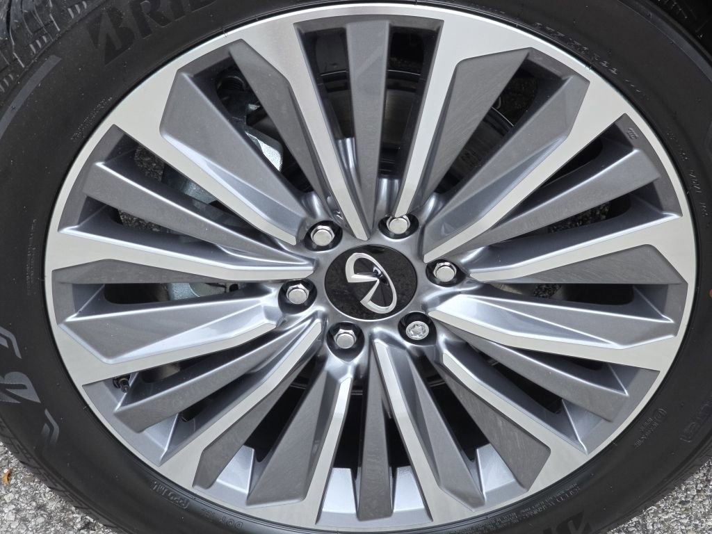 New 2025 INFINITI QX80 Luxe w/ Exterior Package image 15