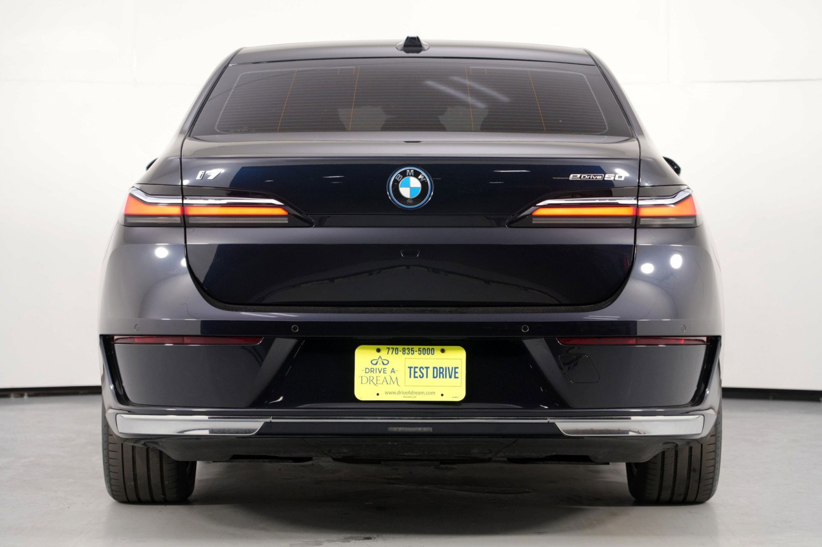 Used 2024 BMW i7 eDrive50 w/ Premium Package image 11