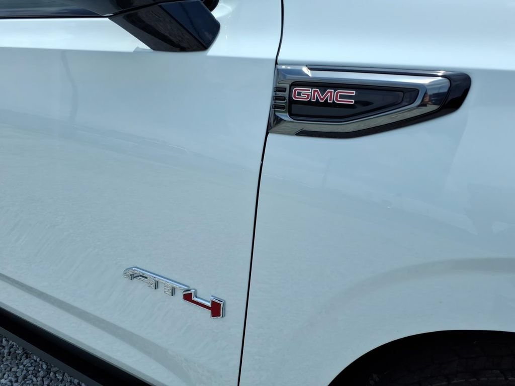 New 2026 GMC Yukon AT4 w/ AT4 Premium Plus Package AWD/4WD image 10